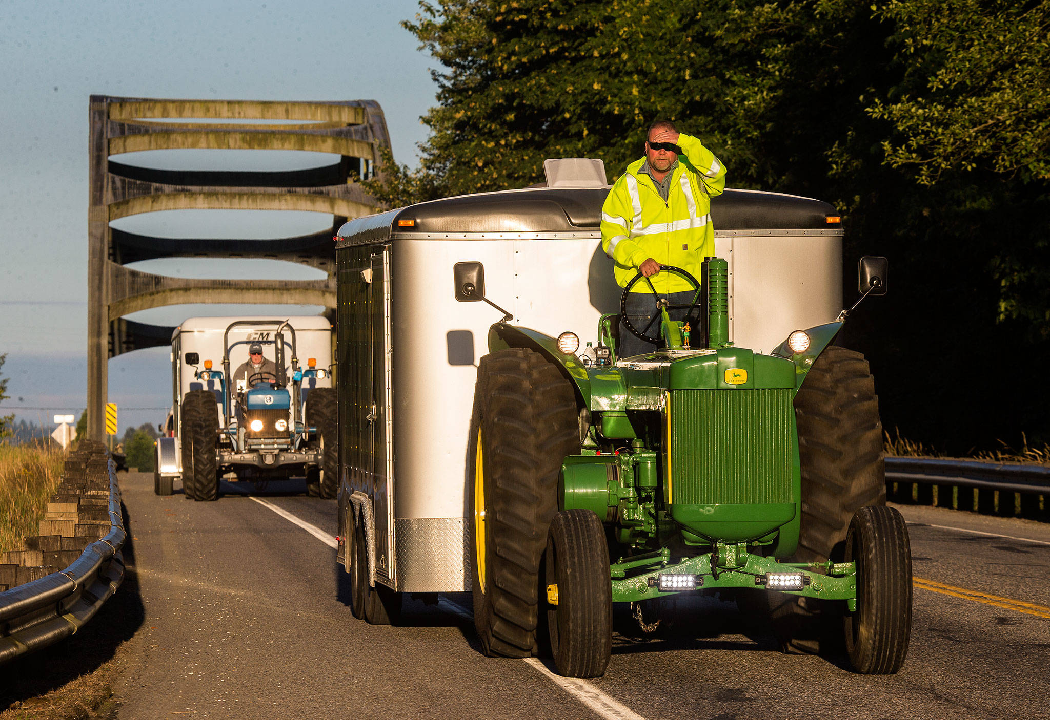 12653941_web1_L1-TractorNewell-EDH-180711[1].jpg